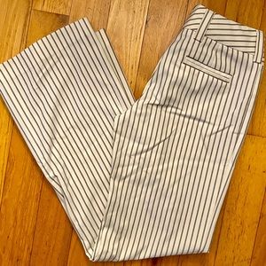 Wide leg, pinstriped pant
